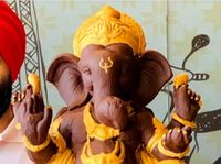 Demi Toleransi, Seniman Muslim di India Ini Bikin Patung Ganesha dari Cokelat 