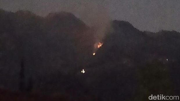 Kebakaran di Gunung Merbabu
