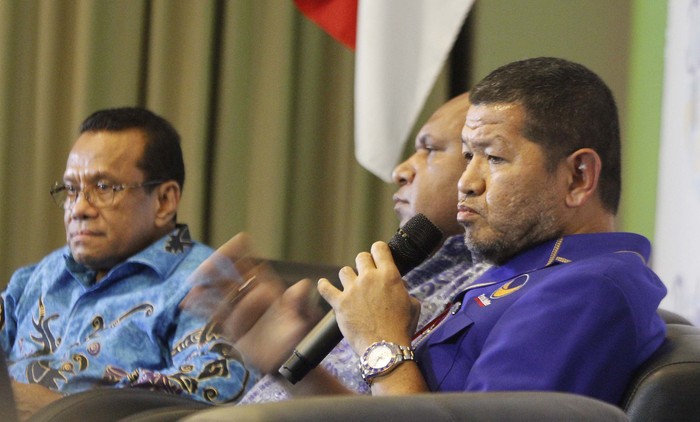 dari kanan Anggota DPR RI terpilih Fraksi Partai Nasdem Roberth Rouw, Bupati Lanny Jaya Befa Yigibalom dan Anggota DPR RI Fraksi Nasdem Sulaeman L Hamzah menjadi pembicara dialog selasa bertema 