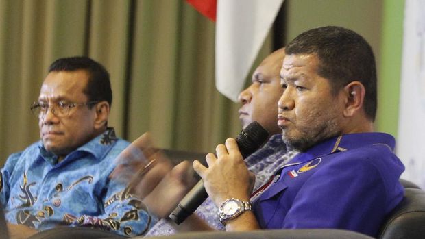 DIALOG PAPUA UNTUK NKRI dari kanan Anggota DPR RI terpilih Fraksi Partai Nasdem Roberth Rouw, Bupati Lanny Jaya Befa Yigibalom dan Anggota DPR RI Fraksi Nasdem Sulaeman L Hamzah menjadi pembicara dialog selasa bertema