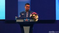 Sekjen Demokrat Hinca Pandjaitan turut memberikan sambutan di acara tersebut.