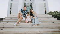 Franda tak segan menegur langsung orang tua Zylvechia lewat Direct Message di Instagram. Ia menyayangkan mengapa nama Zylvechia diambil begitu saja, padahal nama tersebut dicarinya dengan susah payah. Foto: Instagram frandaaa87