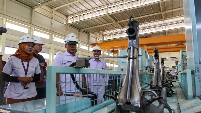 PT Astra Honda Motor (AHM) memperkenalkan proses produksi teknologi rangka terbaru Honda Genio, yaitu enhanced Smart Architecture Frame (eSAF).