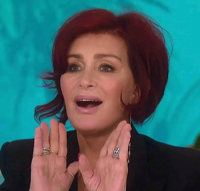 Sharon Osbourne facelift untuk keempat kalinya.