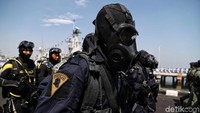 Selain itu, di usia yang telah bertambah menjadi 74 tahun ini, TNI AL berharap menjadi institusi yang menopang pembangunan sumber daya unggul untuk Indonesia maju.