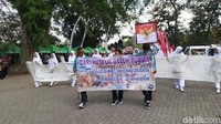 Kali ini perayaan dibarengi dengan doa bersama dan deklarasi kebangsaan. Ada pula pawai dalam acara ini (Dadang Hermansyah/detikcom)