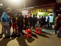 Di Warung Ini Ada Nasi Uduk Berlauk Semur Jengkol yang Sedap