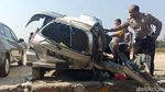 Penampakan MPV Yang Ringsek Tewaskan 3 Orang di Nganjuk
