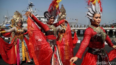 Beragam Atraksi Menarik Ramaikan HUT TNI AL ke-74