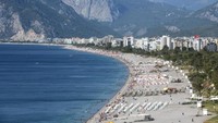 Kota Antalya, Turki ada di posisi kespuluh dengan 12,41 juta kunjungan. Total pengeluaran turis di Bangkok ada di peringkat ketiga, yakni USD 20,03 miliar (CNN) 