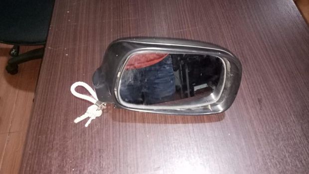 Barang bukti spion yang dicuri pelaku