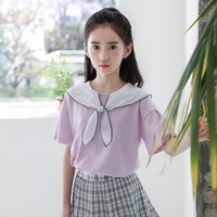 Paras model kelahiran Australia ini juga disebut mirip dengan idola K-Pop Yoona SNSD Foto: Instagram