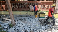 Total panjang jalur pedestrian yang mencapai 10 km dan menghabiskan anggaran sekitar Rp 75 miliar tersebut ditargetkan selesai akhir tahun ini.