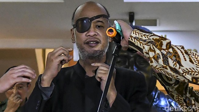 5 Tokoh Pengidap Glaukoma Selain Thareq Habibie: Bono U2 hingga Edgar Davids