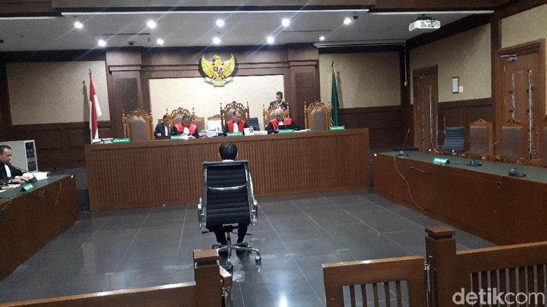 Sidang Habil Marati Ditunda Gara-gara Tak Didampingi Pengacara Sidang Habil Marati Ditunda Gara-gara Tak Didampingi Pengacara
