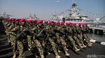 Defile Pasukan Meriahkan HUT TNI AL Ke-74