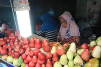 Penjaja rujak di Simpang Jodoh (Randy/detikcom)