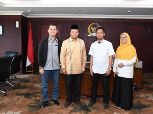Banyak Berita Negatif, HNW Khawatirkan Moral Bangsa Indonesia