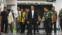 Anies menyebut BJ Habibie dalam kondisi berat dan tidak bisa berkomunikasi. ANTARA FOTO/Galih Pradipta.