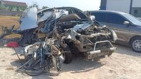 Begini kondisi mobil Innova usai tertabrak Bus Mira kemarin.
