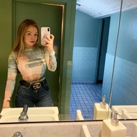 Setelah ikut dan melaju ke babak final Britains Got Talent ketika berusia enam tahun, Connie langsung jadi populer. Ketika itu, ia langsung meluncurkan album debut Over the Rainbow yang terjual ratusan ribu kopi. Foto: Instagram @officialconnietalbot