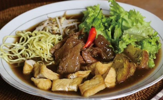 Tahu Campur Suroboyo yang Gurih Pedas Ada di 5 Warung Ini