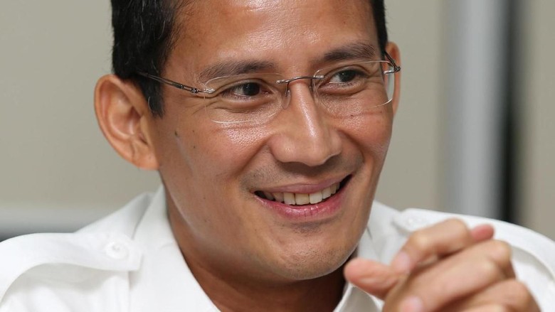 Poll Sandiaga Uno Sandiaga Salahudin Uno atau sering dipanggil Sandi Uno adalah pengusaha asal Indonesia. Sering hadir di acara seminarseminar, Sandi Uno yang berdarah Gorontalo ini kerap memberikan pembekalan tentang jiwa kewirausahaan, utamanya pada pemuda.