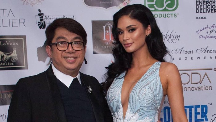 Desainer Albert Andrada dan Pia Wurtzbach. Foto: Instagram/@piawurtzbach Desainer Albert Andrada dan Pia Wurtzbach. Foto: Instagram/@piawurtzbach