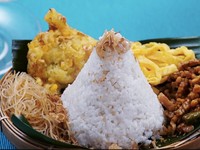 3 Resep Nasi Uduk Sederhana yang Bisa Jadi Bekal Makan Siang