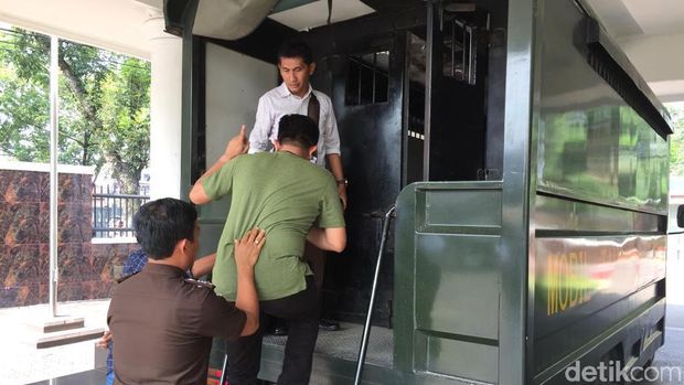 Mereka ditahan di Lapas Tanjung Gusta Medan selama 20 hari ke depan