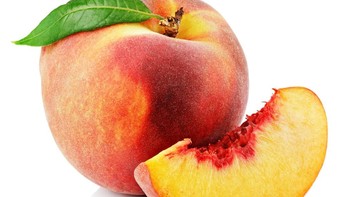 Biji buah peach atau persik pun juga mengandung sianida. Foto: iStock