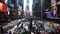 Peningkatan lebih dari 9% didorong oleh meningkatnya jumlah pelancong China daratan. Kota New York, AS ada di posisi ketujuh dengan 13,60 juta kunjungan (CNN) 