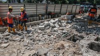 Di Jl Kramat Raya, bakal ada taman dan area khusus untuk UMKM. Trotoar pun akan dibagi menjadi jalur lambat dan jalur cepat. Penasaran akan seperti apa hasilnya? Tunggu saja hingga akhir tahun ini.