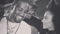 Kanye menuding Kim selingkuh dan mengaku berniat menceraikannya sejak dua tahun lalu. Foto: Dok. Instagram/kimkardashian