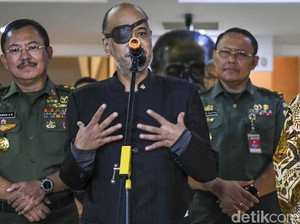 Thareq Habibie Jelaskan Penutup Mata, Retinanya Rusak Karena Diabetes