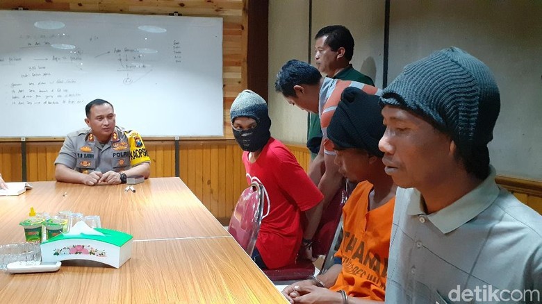 Mayat di Ladang Tebu Malang Adalah Begal, Dibunuh Remaja yang Dipalaknya Mayat di Ladang Tebu Malang Adalah Begal, Dibunuh Remaja yang Dipalaknya