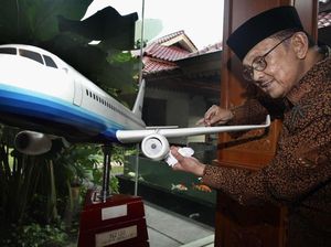 Gagasan Brilian BJ Habibie untuk Teknologi Dunia