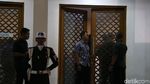 Peti Jenazah BJ Habibie Dibawa dari RSPAD