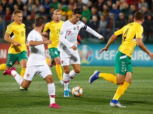Hasil Kualifikasi Piala Eropa: Ronaldo Quat-trick, Portugal Gasak Lithuania 5-1