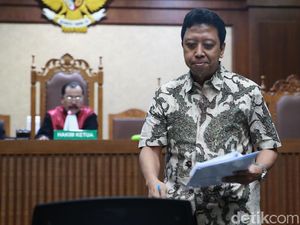 Rommy Ngamuk Pukul Meja Dengar Kesaksian Sepupunya di Sidang