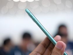 Penampakan iPhone 11 Harga Rp 9 Jutaan