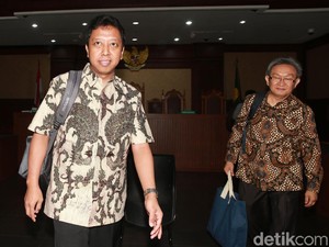 Sepupu Rommy Mengaku Tak Tahu Ada Suap: Saya Selfie di Hotel