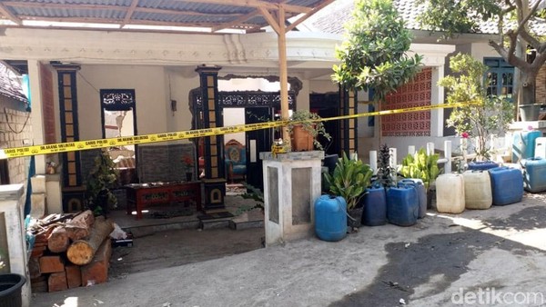 Penampakan Rumah yang Rusak Imbas Ledakan Bom Ikan di Pasuruan