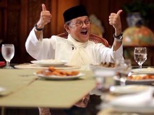 Cerita Mendiang Habibie Soal Barongko, Putu Pesse dan Sanggara Bandang