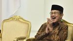 Senyum Khas BJ Habibie, Sang Jenius Kebanggaan Indonesia