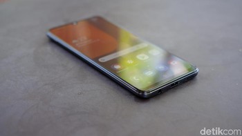 Ada opsi RAM 4 GB/ ROM 64 GB dan RAM 6 GB/ ROM 28 GB. Foto: Adi Fida Rahman/detikINET