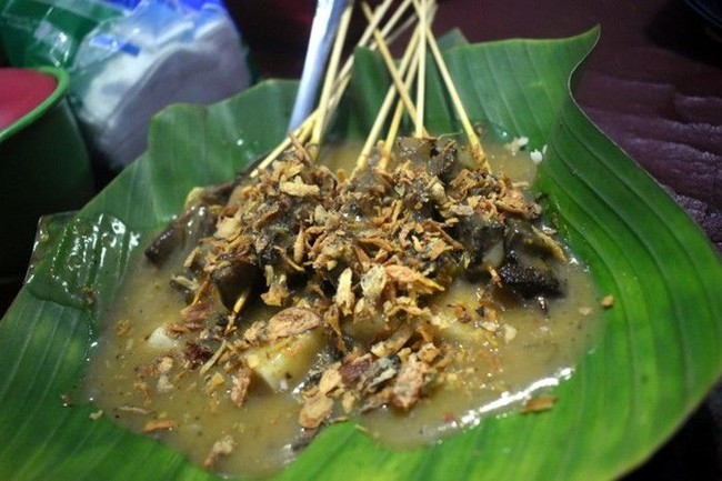 Tambo Cie! Sate Padang yang Gurih Pedas Ada di 5 Warung Tenda Ini