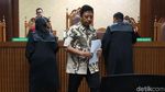 Ekspresi Rommy di Sidang Perdana Kasus Jual-Beli Jabatan Kemenag