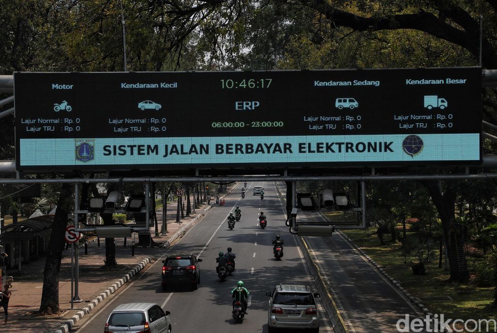 Sistem jalan berbayar atau electronic road pricing (ERP) di DKI Jakarta dibatalkan tahun ini. Yuk tengok lagi Jalan Rasuna Said yang akan menerapkan sistem ERP.