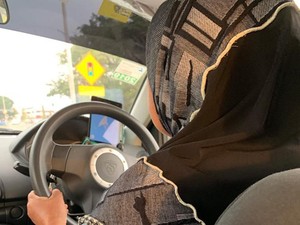 Viral, Kisah Haru Wanita 60 Tahun Jadi Driver Taksi Online Demi Keluarga
